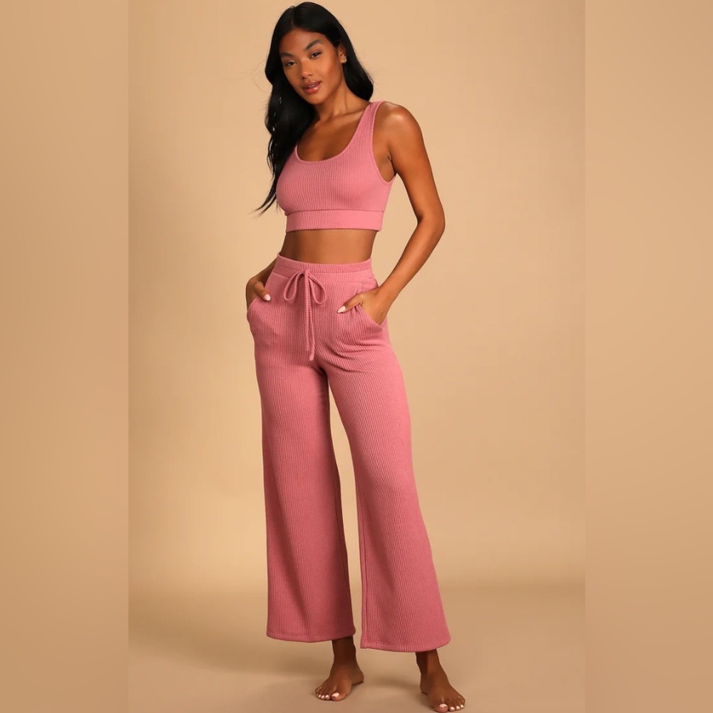 Lulu’s Two-Piece Set ~ Medium - Picture 1 of 7
